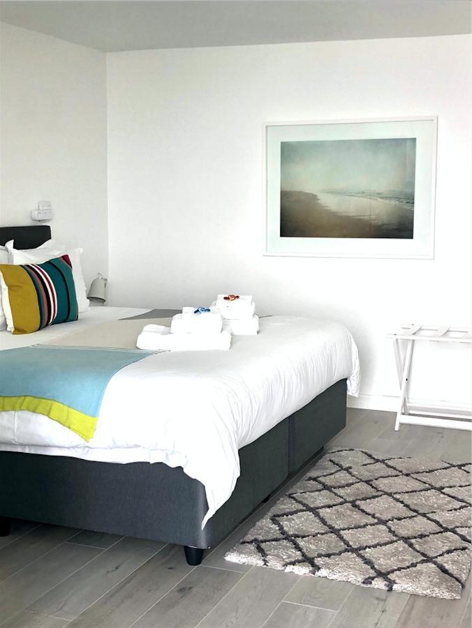 Karee Manor Guesthouse สติลบาย ภายนอก รูปภาพ